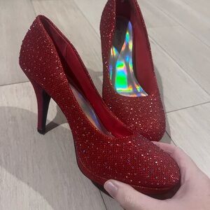 NWOT GORGEOUS Red Rhinestone Heels